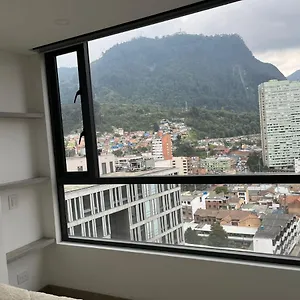 En Torre Barcelona Ve Monserrate Lado The Spotty Bogotá